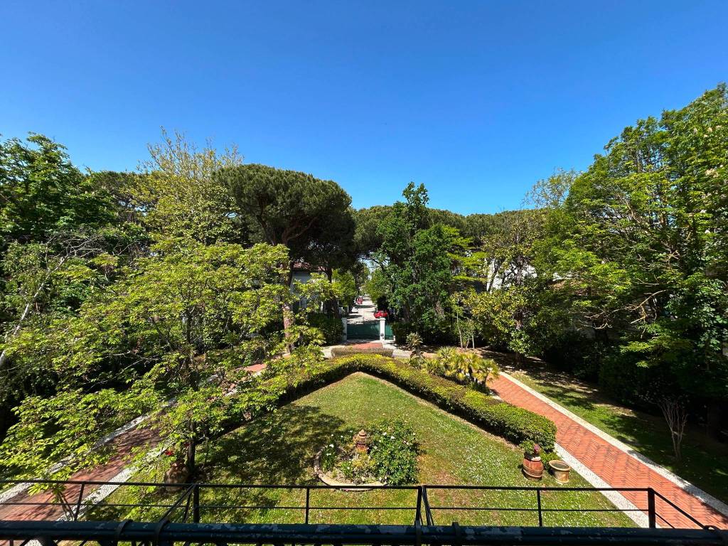 Villa a Riccione in Viale Cesare Battisti - Foto 5