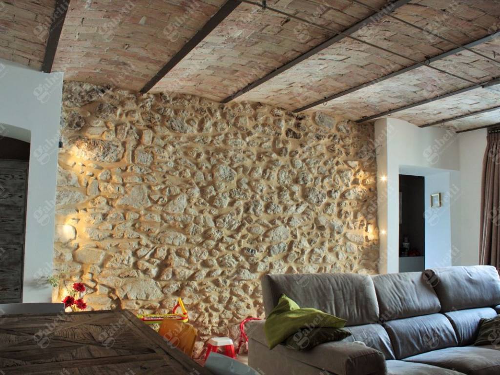 Casa indipendente a Pesche in Via San Michele, 8 - Foto 5