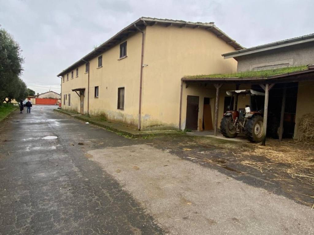 Rustico / casale a Aprilia in Via delle Acacie - Foto 2
