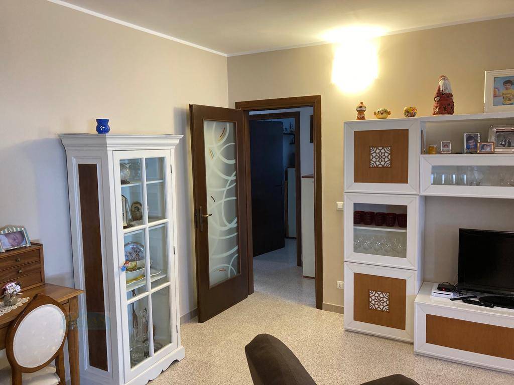 Appartamento a Ceglie messapica in Via Pier Santi Mattarella - Foto 4