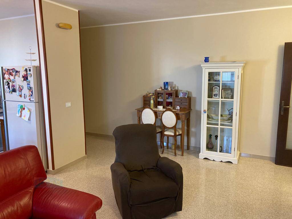 Appartamento a Ceglie messapica in Via Pier Santi Mattarella - Foto 5
