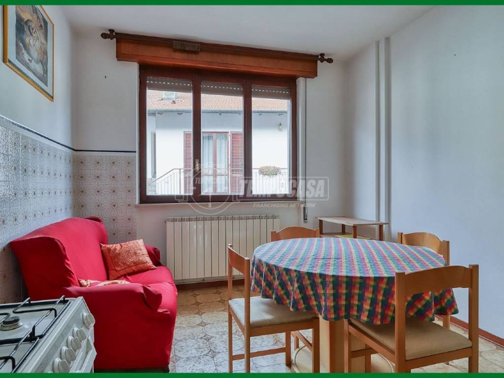 Appartamento a Bisuschio in Via Silvio Pellico - Foto 2