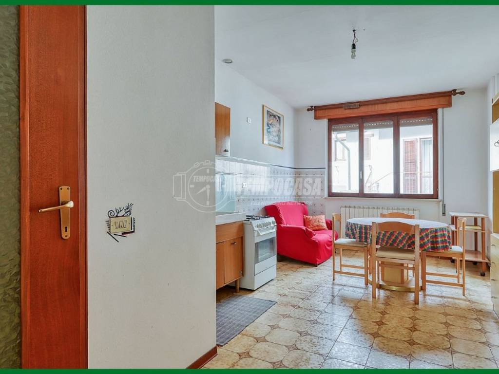 Appartamento a Bisuschio in Via Silvio Pellico - Foto 4