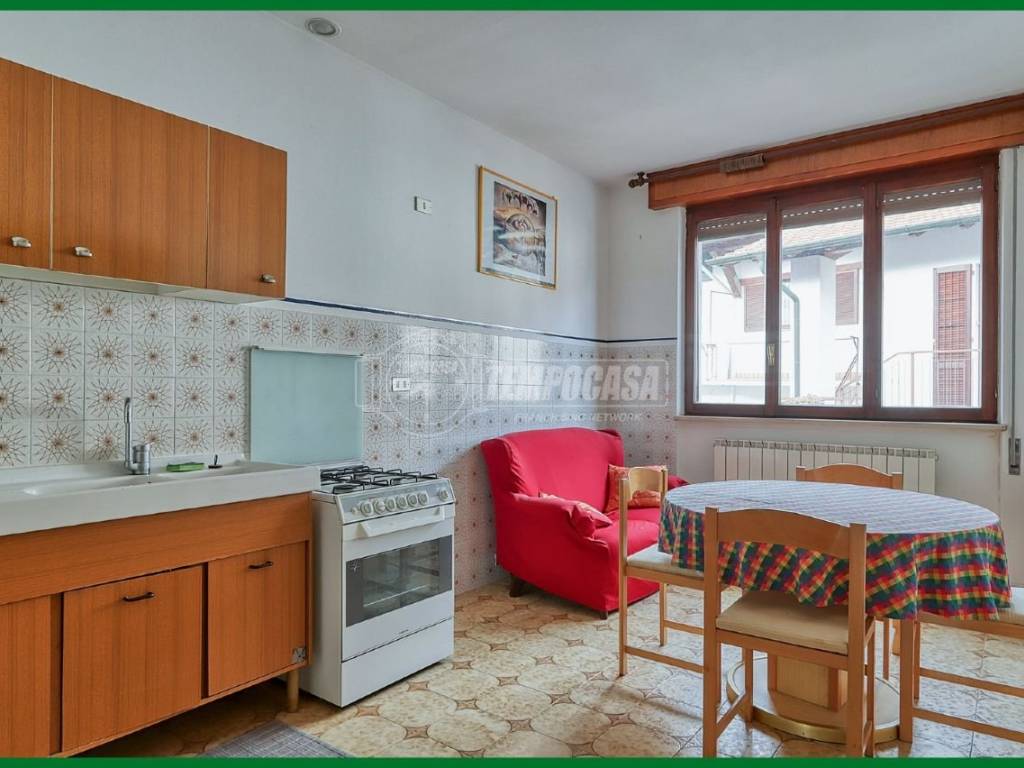 Appartamento a Bisuschio in Via Silvio Pellico - Foto 5