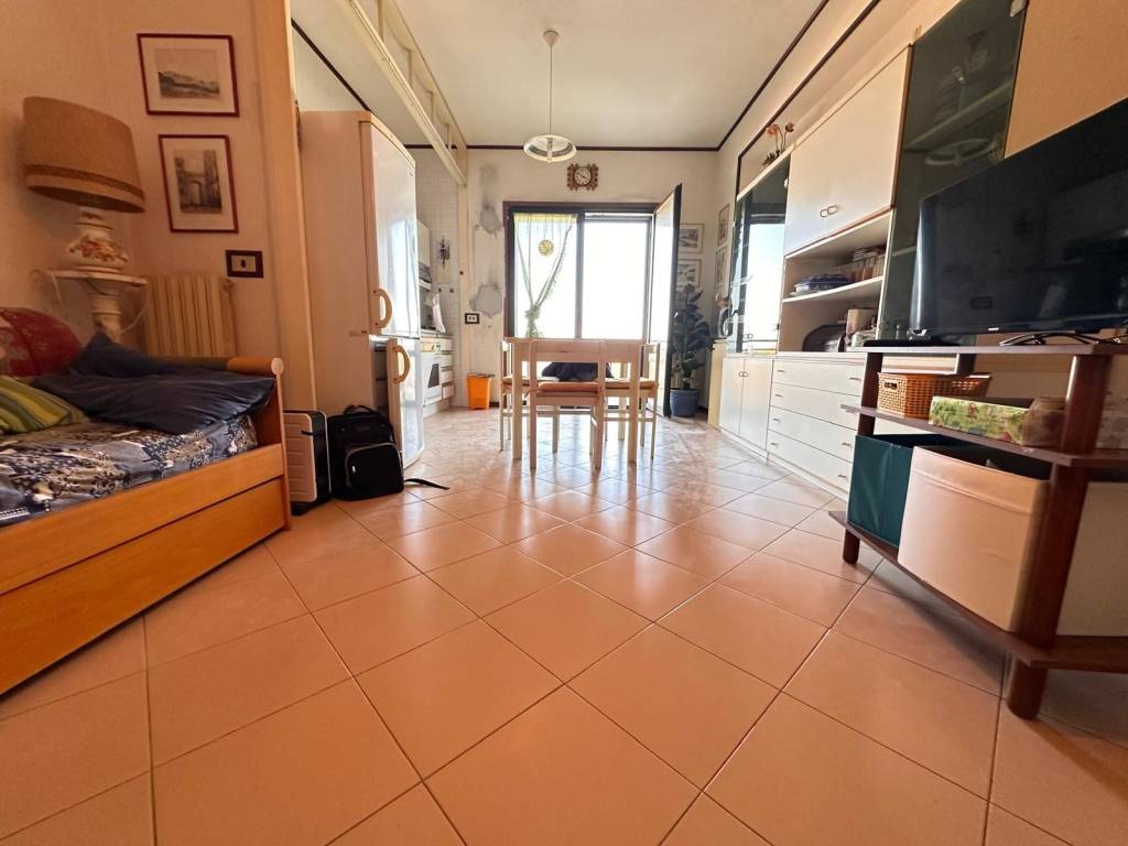 Appartamento a Castel volturno in Viale Claris - Foto 2