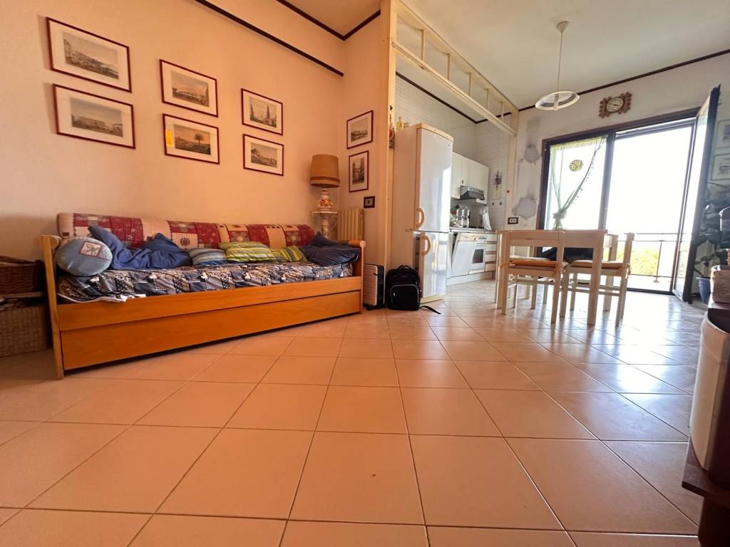 Appartamento a Castel volturno in Viale Claris - Foto 3