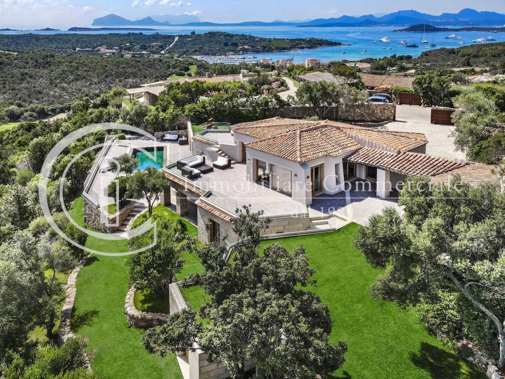 Villa a Arzachena in Via della Sughera - Foto 2