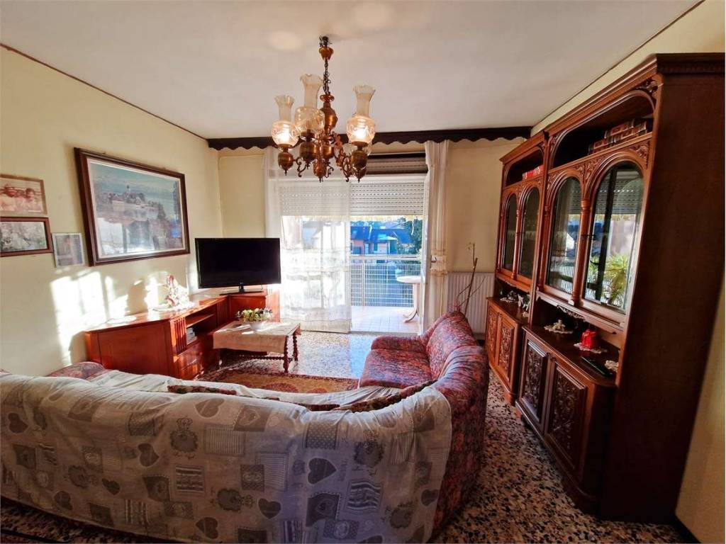 Appartamento a Albizzate in Via Cristoforo Colombo, 42 - Foto 4