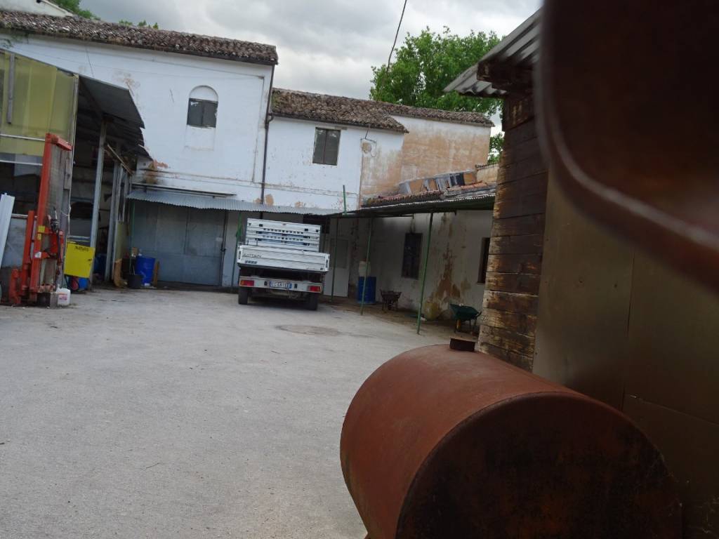 Rustico / casale a Fabriano in Via del Lazzaretto - Foto 3