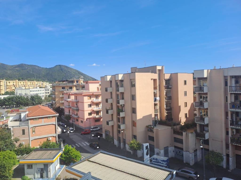Appartamento a Salerno in Via Rocco Cocchia - Foto 2