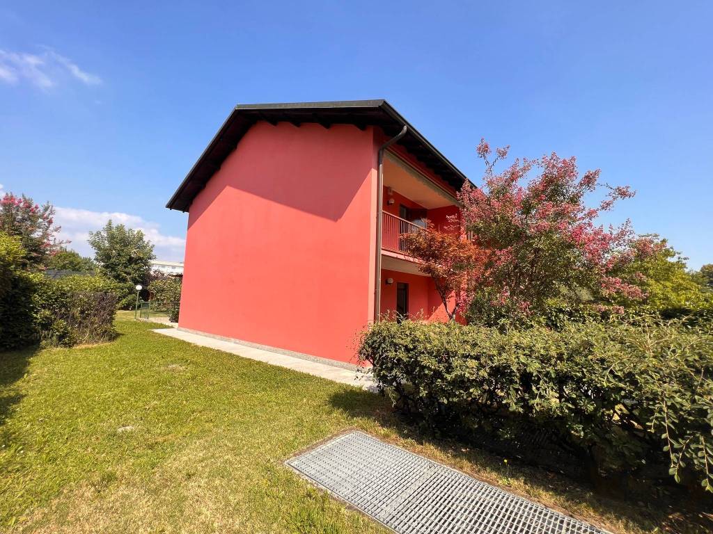 Villetta a schiera a Cernusco lombardone in Via Santa Cecilia - Foto 4