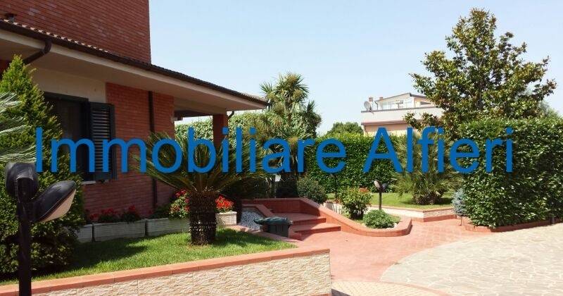 Villa a San nicola manfredi in Via Appia 94 - Foto 2