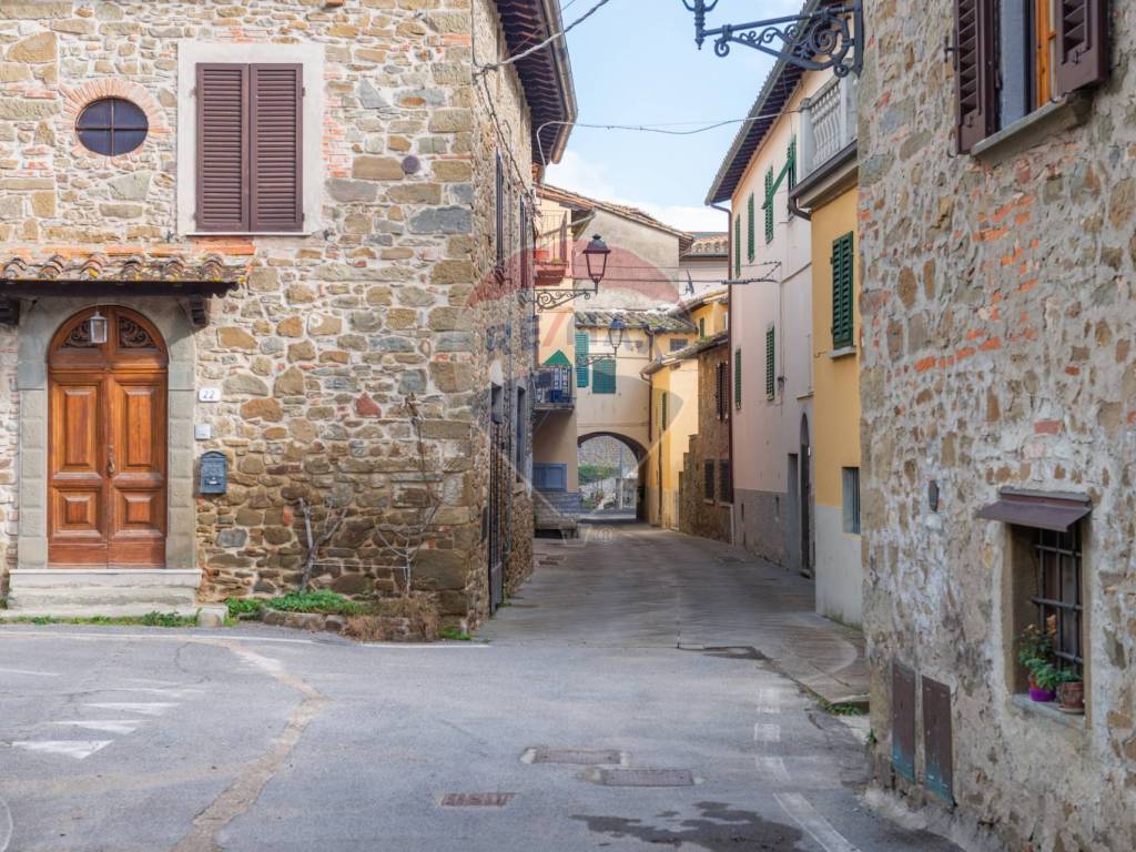 Appartamento a Cavriglia in VIA CHIANTIGIANA, 27 - Foto 3