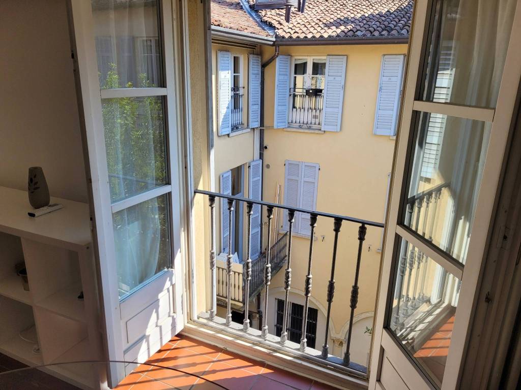Appartamento a Como in Via Cinque Giornate, 20 - Foto 2