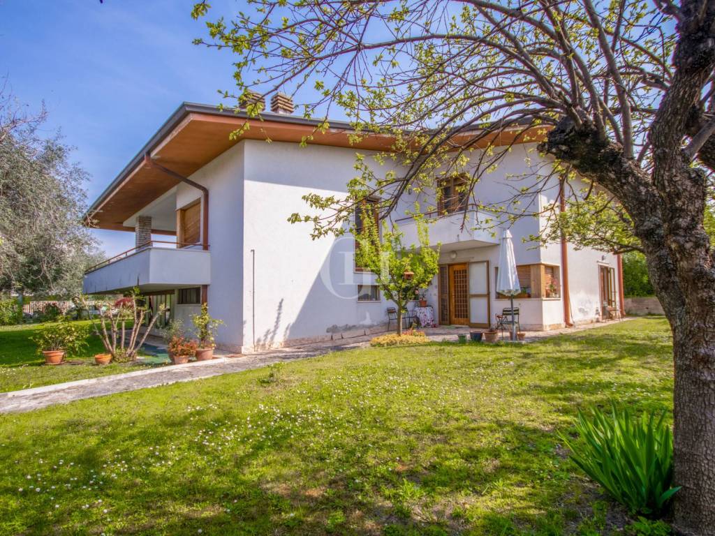 Villa a Bardolino in Via Galvani - Foto 3