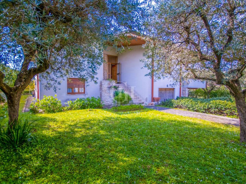 Villa a Bardolino in Via Galvani - Foto 4