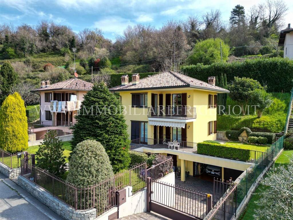 Villa a Cisano bergamasco in via Quinto Alpini, 6 - Foto 1