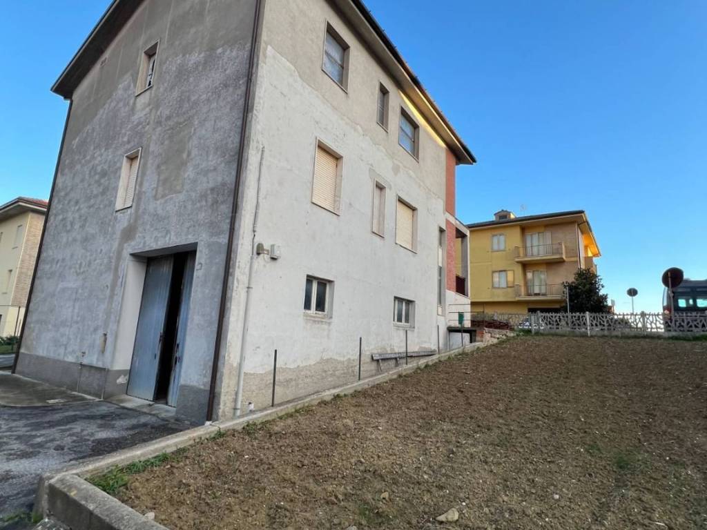 Casa indipendente a Fermo in Via Alberto Mario - Foto 2