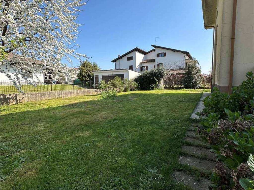 Villa a Oleggio - Foto 2