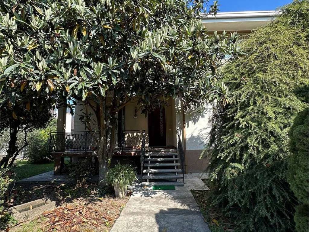 Villa a Oleggio - Foto 3