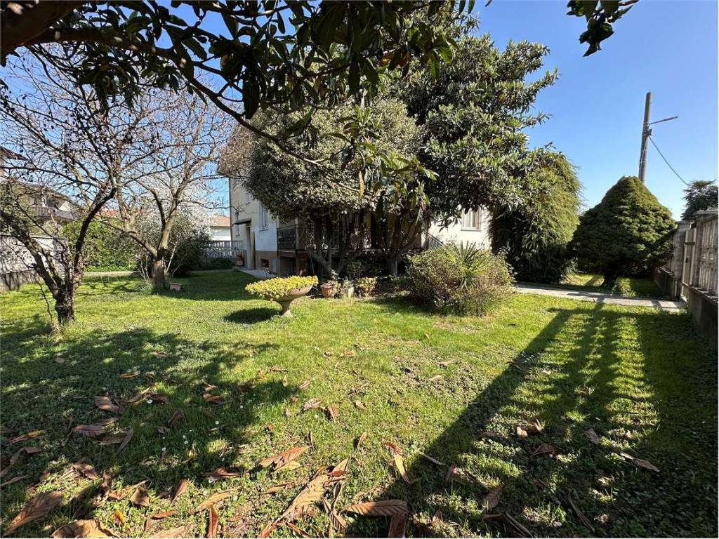 Villa a Oleggio - Foto 4