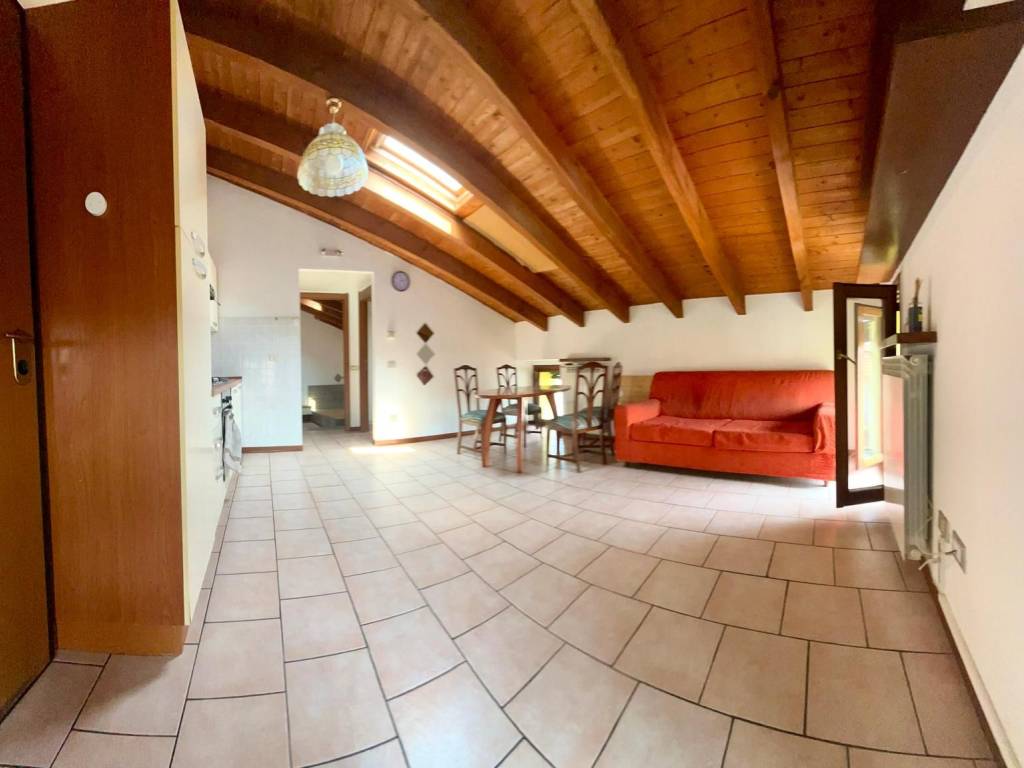 Attico / mansarda a Cassano magnago in Via San Giulio - Foto 4