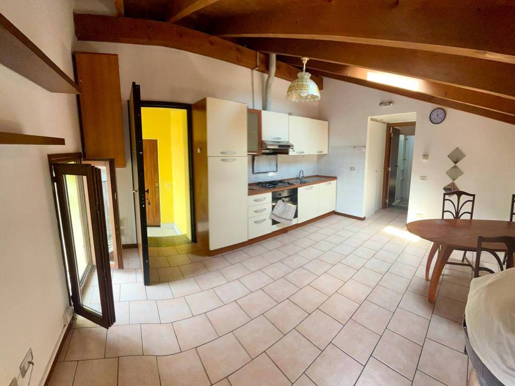 Attico / mansarda a Cassano magnago in Via San Giulio - Foto 5