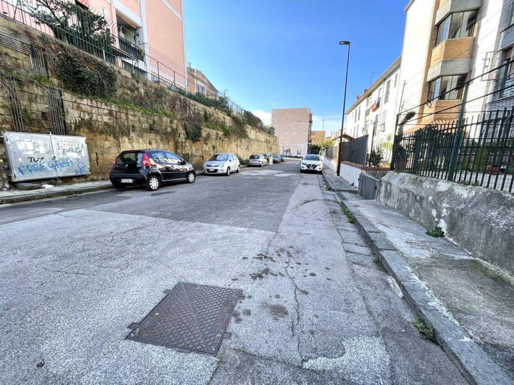 Appartamento a Napoli in Via Adige - Foto 2