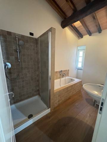 Casa indipendente a Poggio a caiano in Via Lorenzo il Magnifico - Foto 2