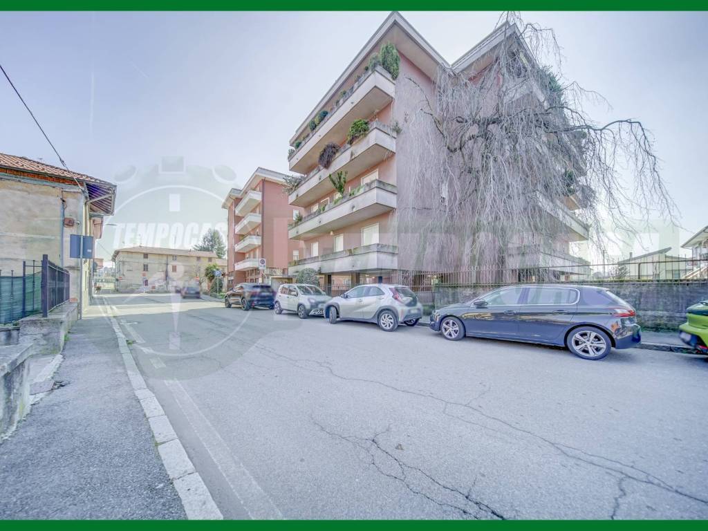 Appartamento a Gallarate in Via BRENNERO - Foto 2