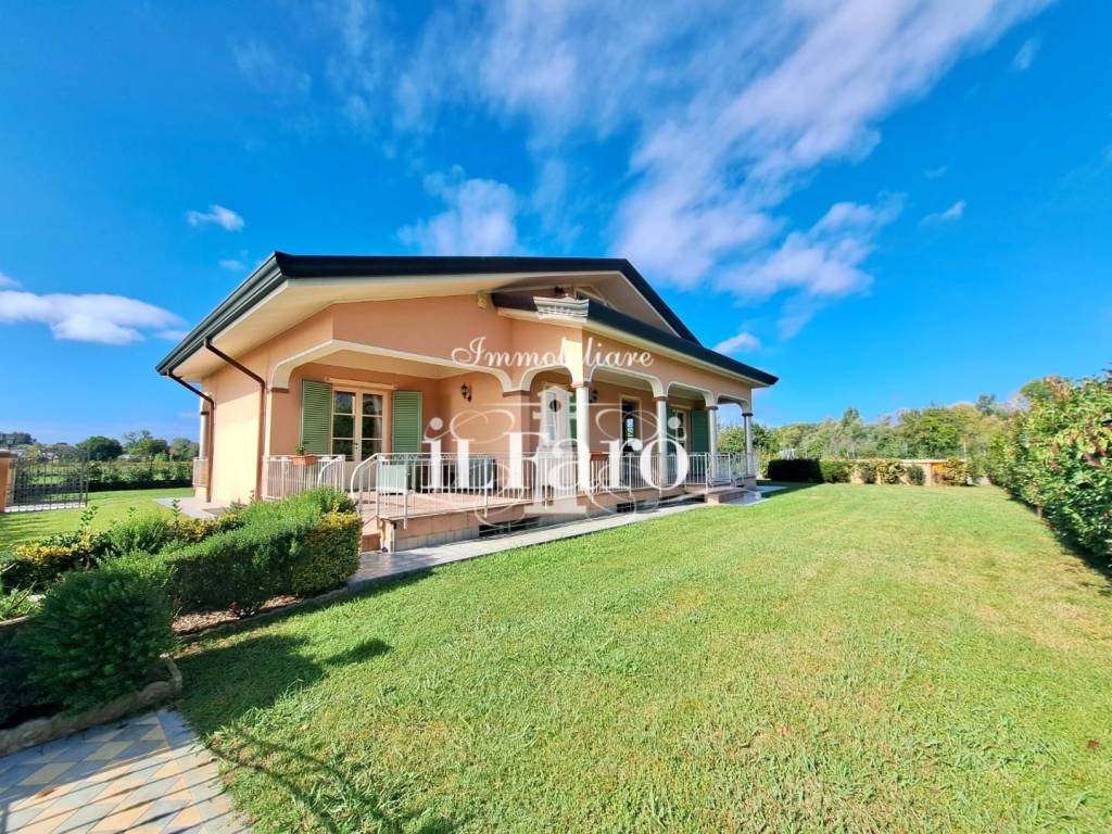 Villa a Viareggio in Via della Gronda, , 398 - Foto 1