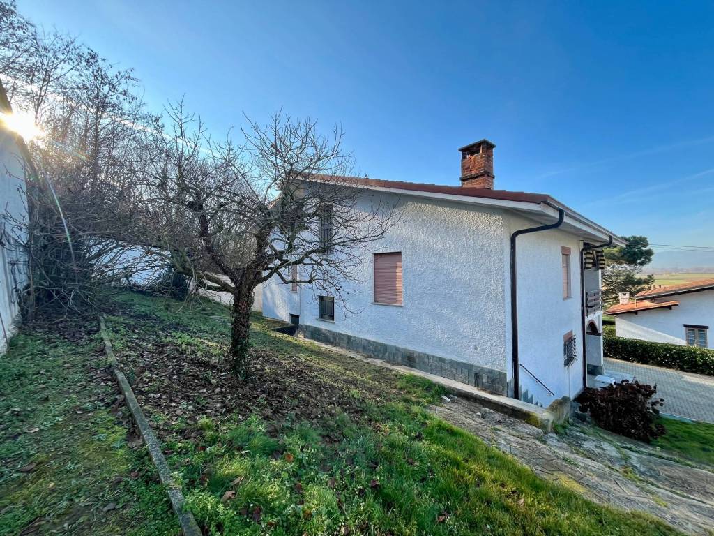Villa a Bra in Via Don Luigi Orione, 238 - Foto 2