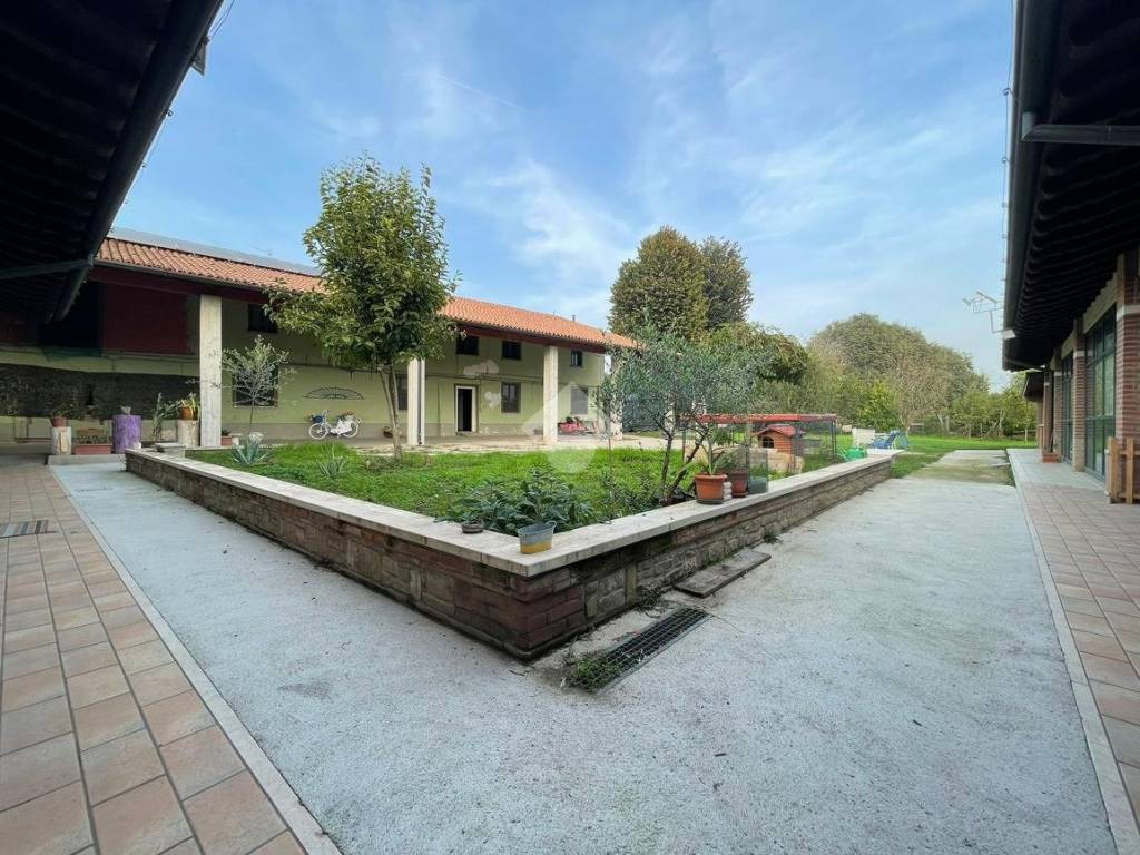 Casa indipendente a Quinzano d'oglio in VIA CADORNA, 49 - Foto 2