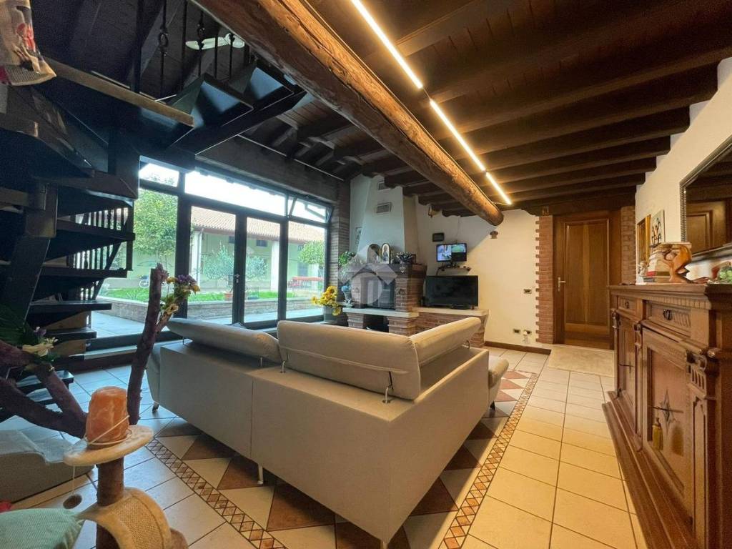 Casa indipendente a Quinzano d'oglio in VIA CADORNA, 49 - Foto 5