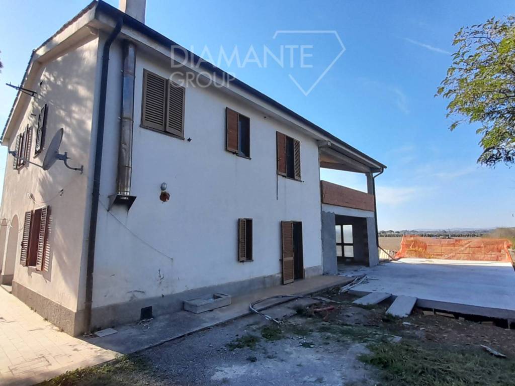 Rustico / casale a Manciano in Via Bettino Ricasoli - Foto 2