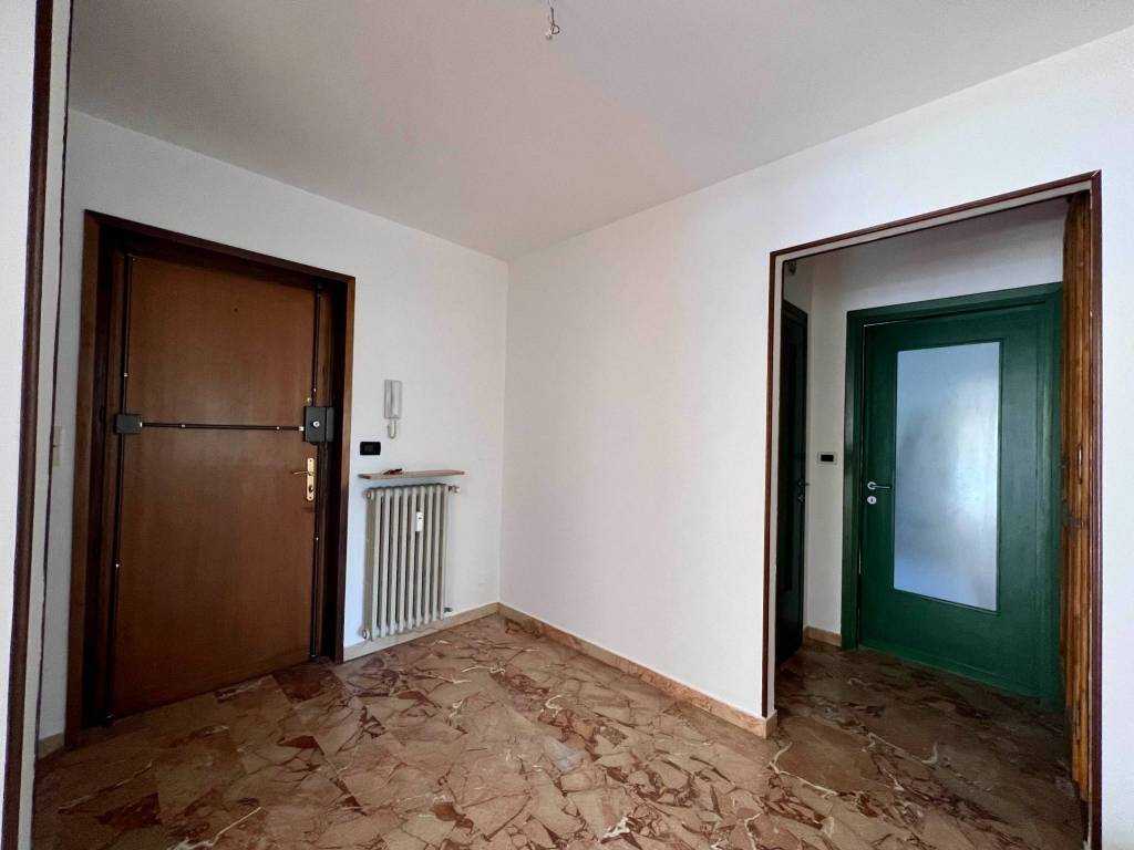 Appartamento a Aosta in Via Cesare Battisti - Foto 5