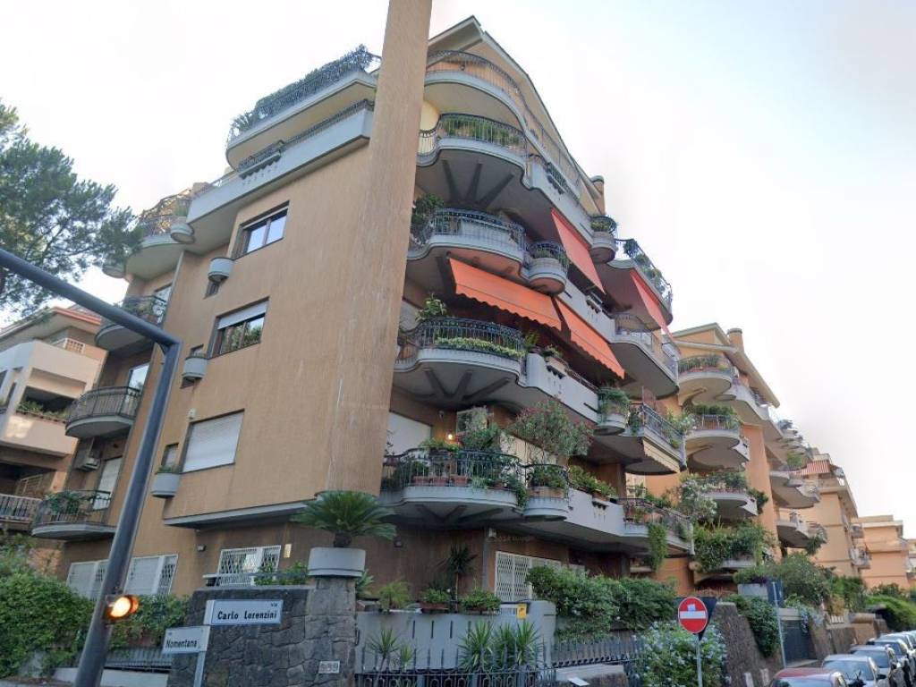 Appartamento a Roma in Via Nomentana, 909 - Foto 2
