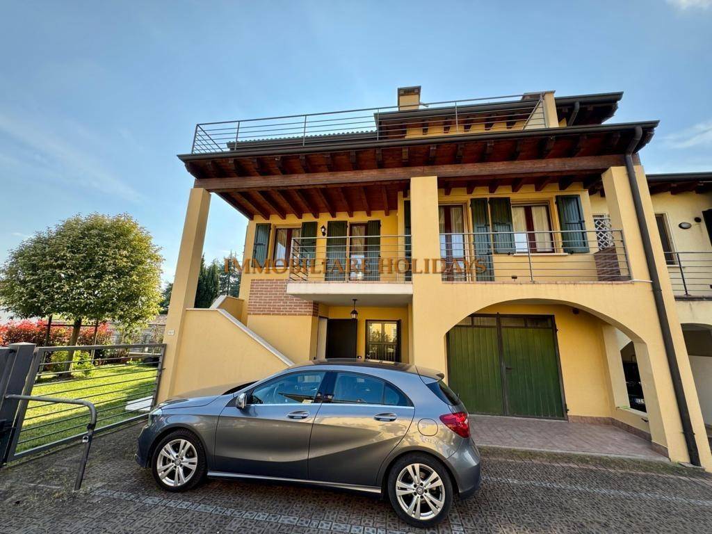 Villa a Volta mantovana in Viale Risorgimento, 103 - Foto 3