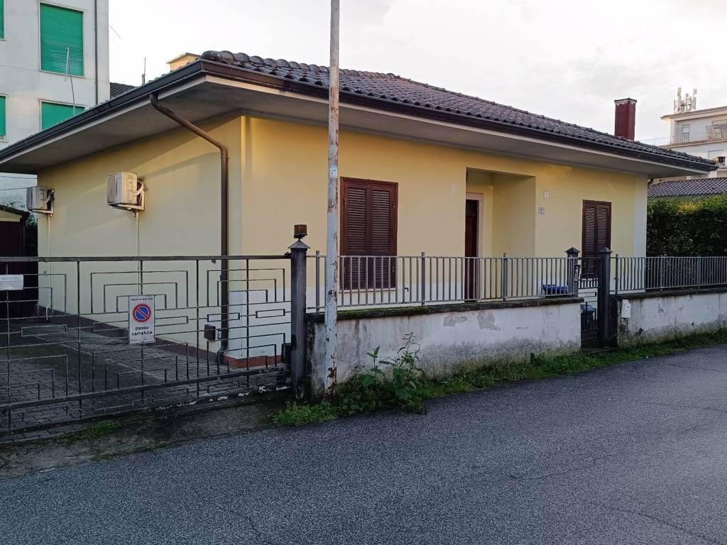 Villa a Frosinone in Via Lago d'Iseo, 6 - Foto 4