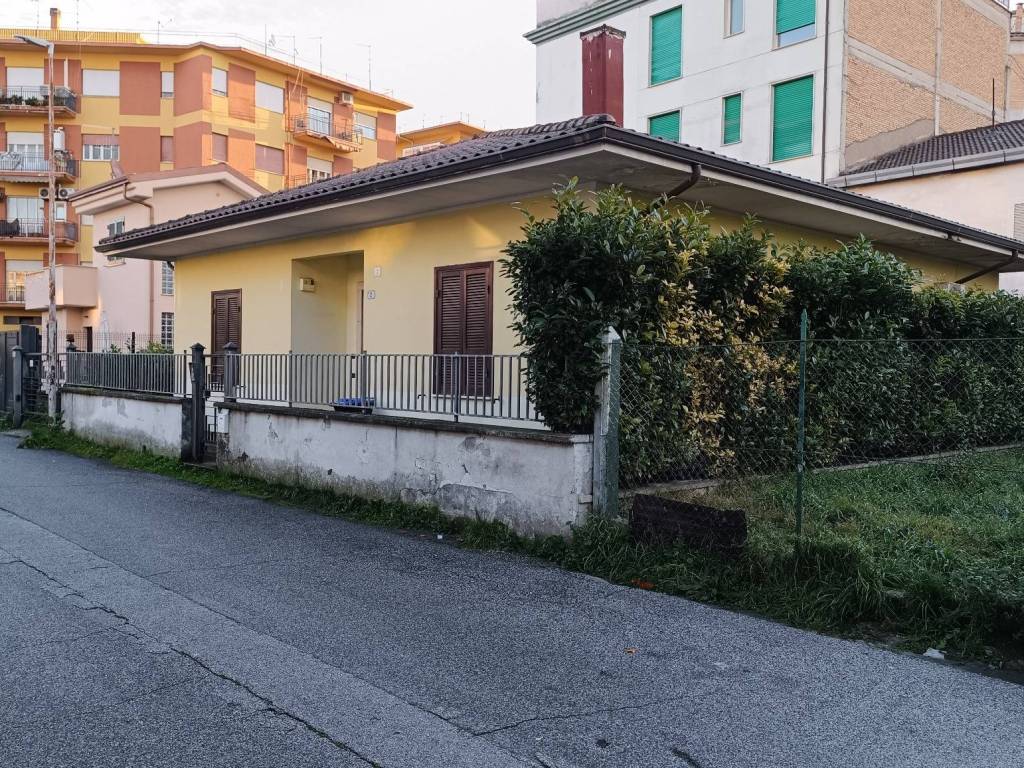 Villa a Frosinone in Via Lago d'Iseo - Foto 5