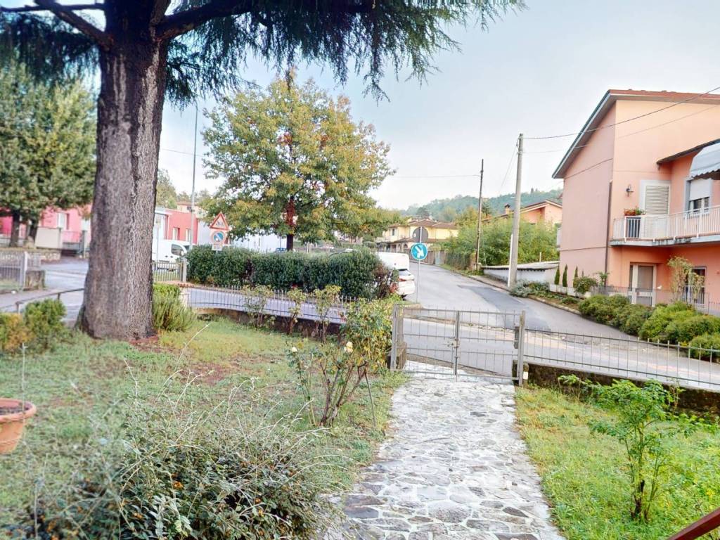 Appartamento a Coreglia antelminelli in via di ghivizzano, 11 - Foto 2