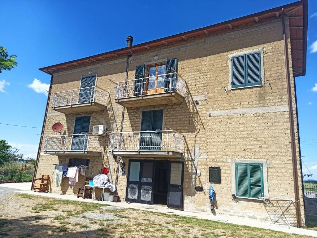 Villa a Castiglione del lago in Via della Colonnetta - Foto 2