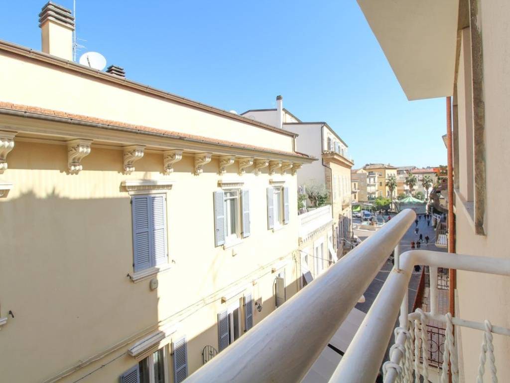 Appartamento a San benedetto del tronto in Via XX Settembre, 72 - Foto 3