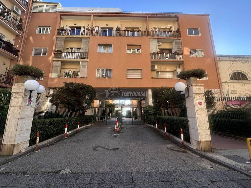 Appartamento a Napoli in Via Belvedere, 111 - Foto 3