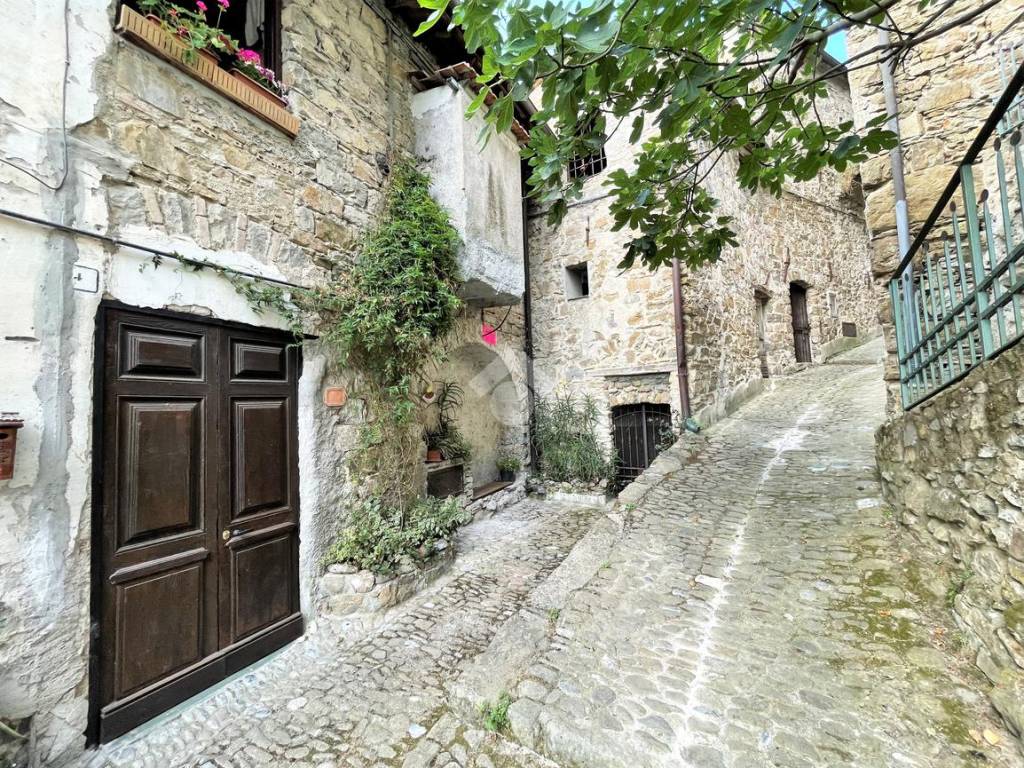 Appartamento a Apricale in Via Giuseppe Garibaldi, 5 - Foto 3
