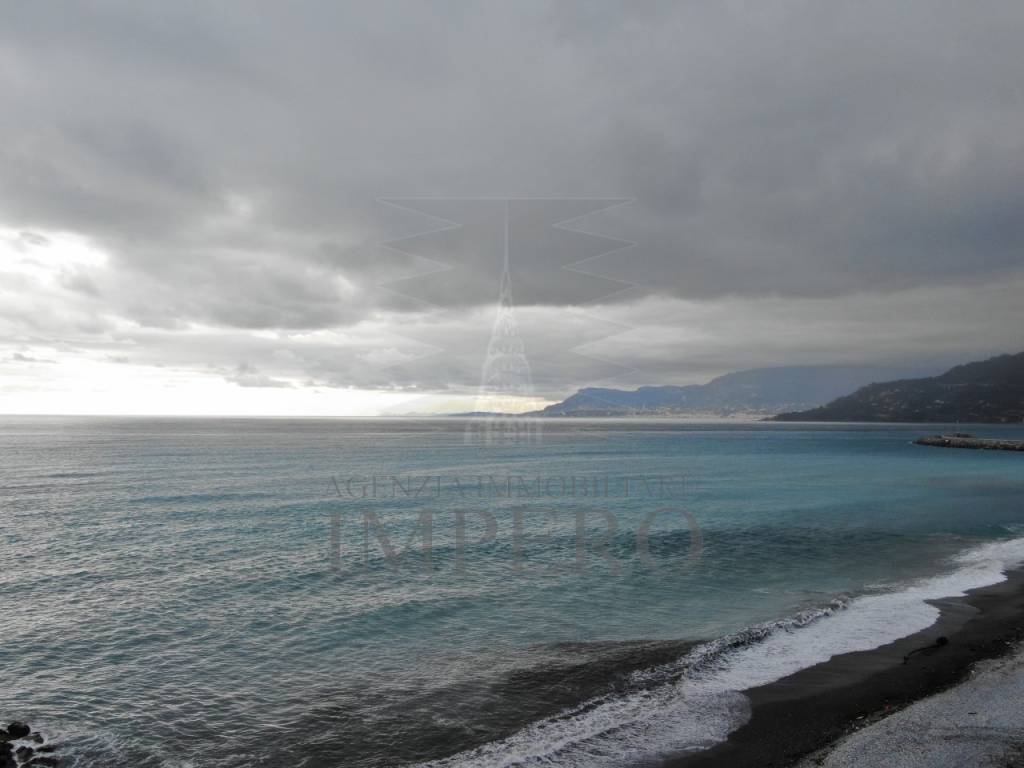 Villa a Ventimiglia in Via Passeggiata Cavallotti, 51 - Foto 3