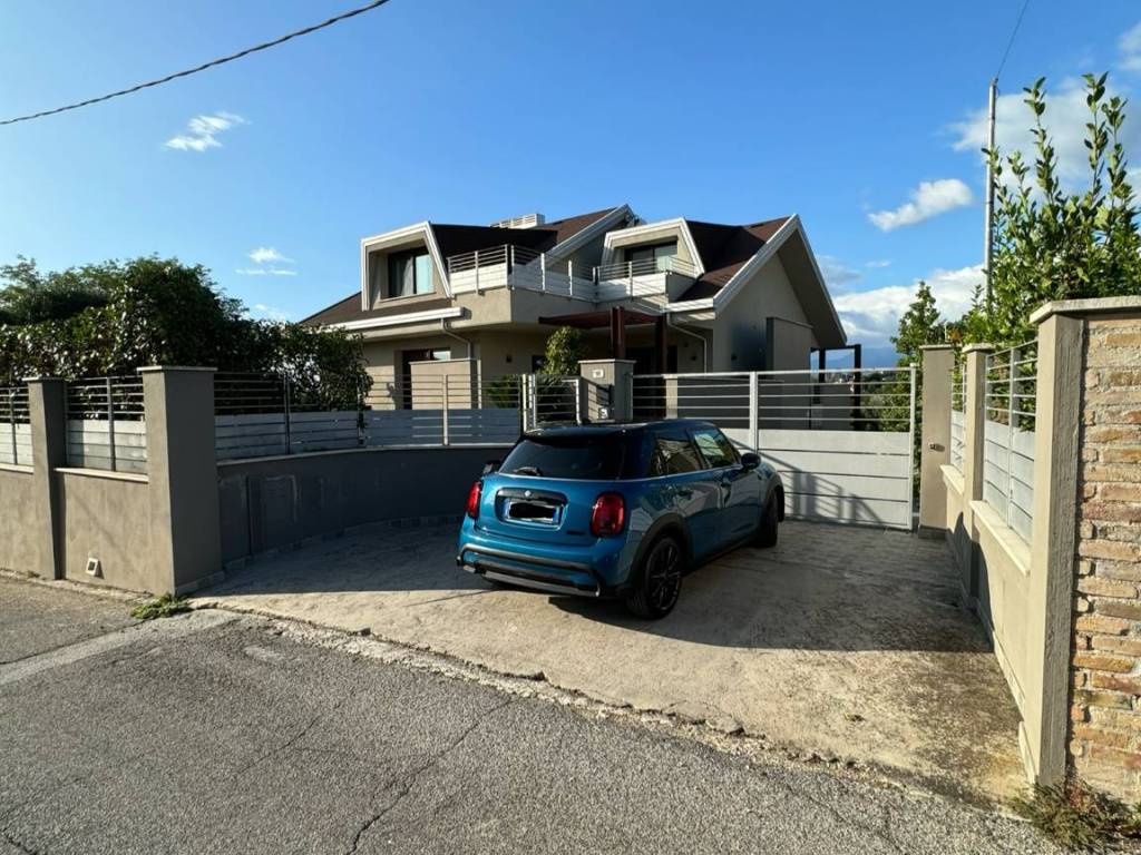 Villa a Frosinone in Via Vetiche - Foto 2