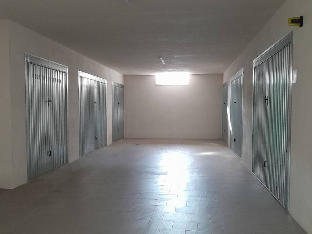 Box / garage a Vieste in Via Dante Alighieri - Foto 5