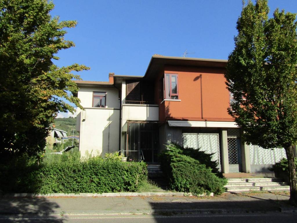 Palazzo / stabile a Fumane in Viale Verona, 19 - Foto 2