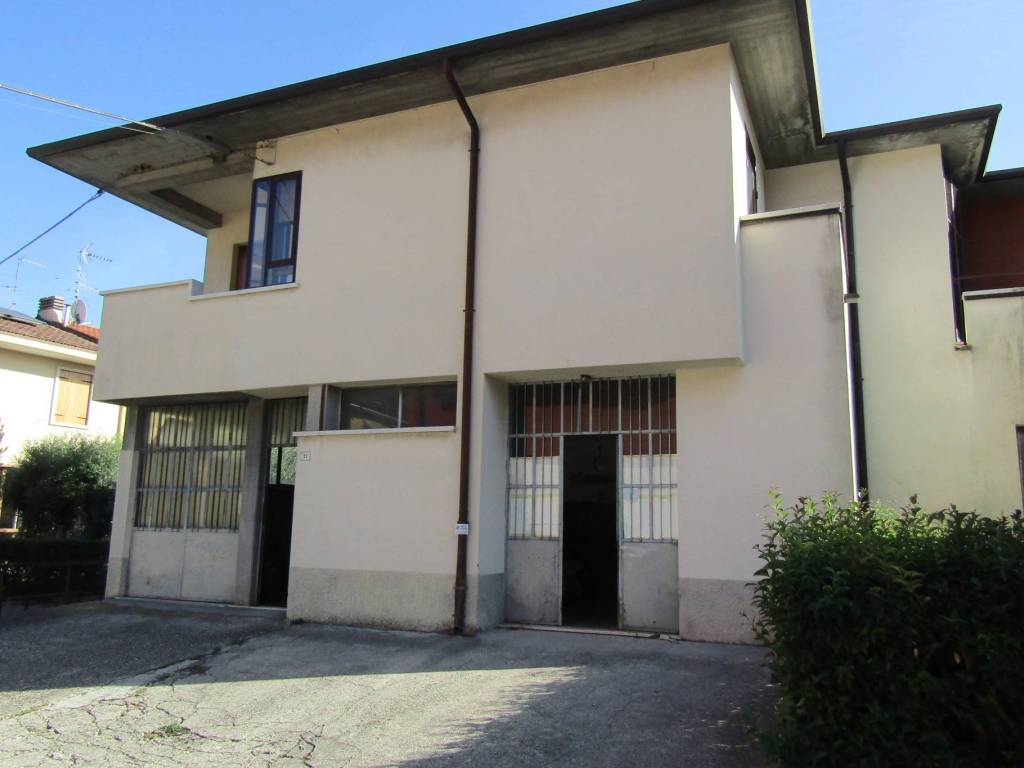 Palazzo / stabile a Fumane in Viale Verona, 19 - Foto 3